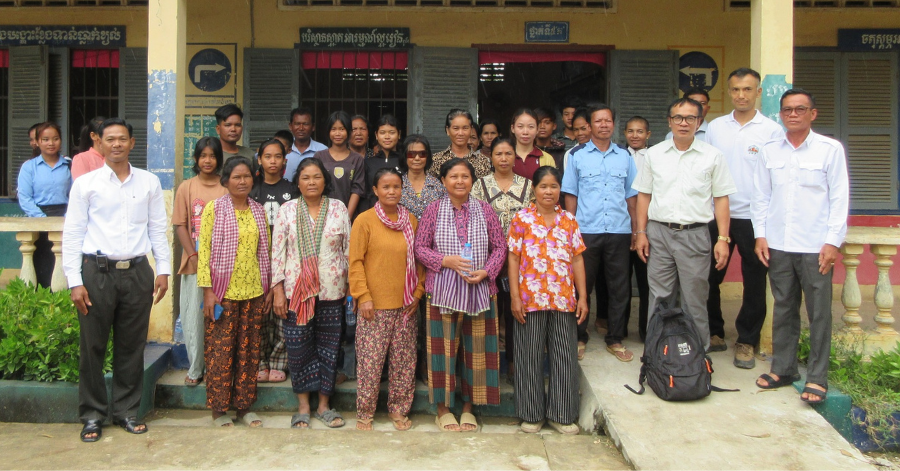 /></p>	<p>研修には、音楽教育の専門家である津田正之先生<strong>（</strong>国立音楽大学教授）と高倉弘光先生<strong>（</strong>筑波大附属小学校副校長 音楽科教員）をお迎えし、音楽教育の指導方法や授業づくりについてアドバイスを受けました。</p>	<p><img src=